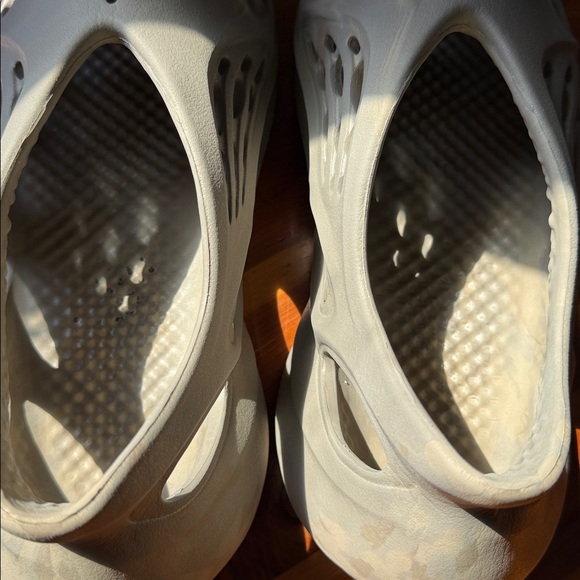 Adidas foam runner color is stone sage - Picture 6 of 8